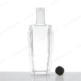 Staklena boca viskija od 750 ml